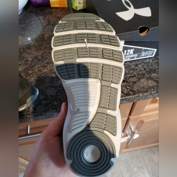 **SOLD** Size 12 Kids Under Armour Sneakers - Picture 2 of 3